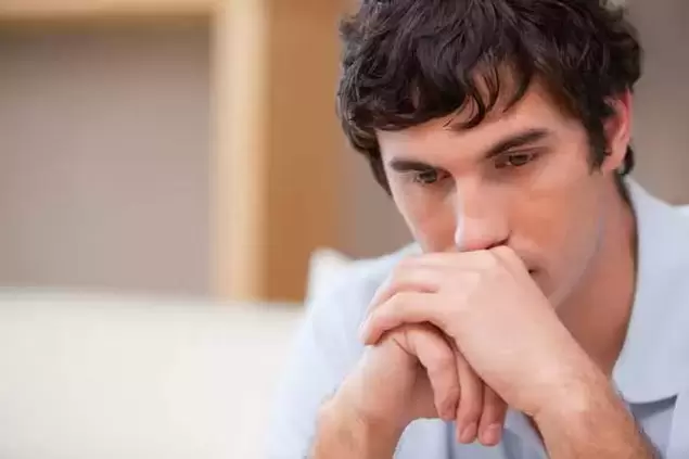 Un jeune homme souffre d’impuissance